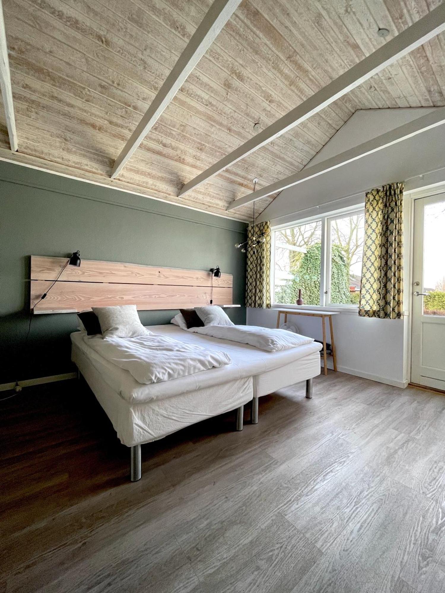 Kirsebaerkroen - The Inn Between Præstø Exteriör bild
