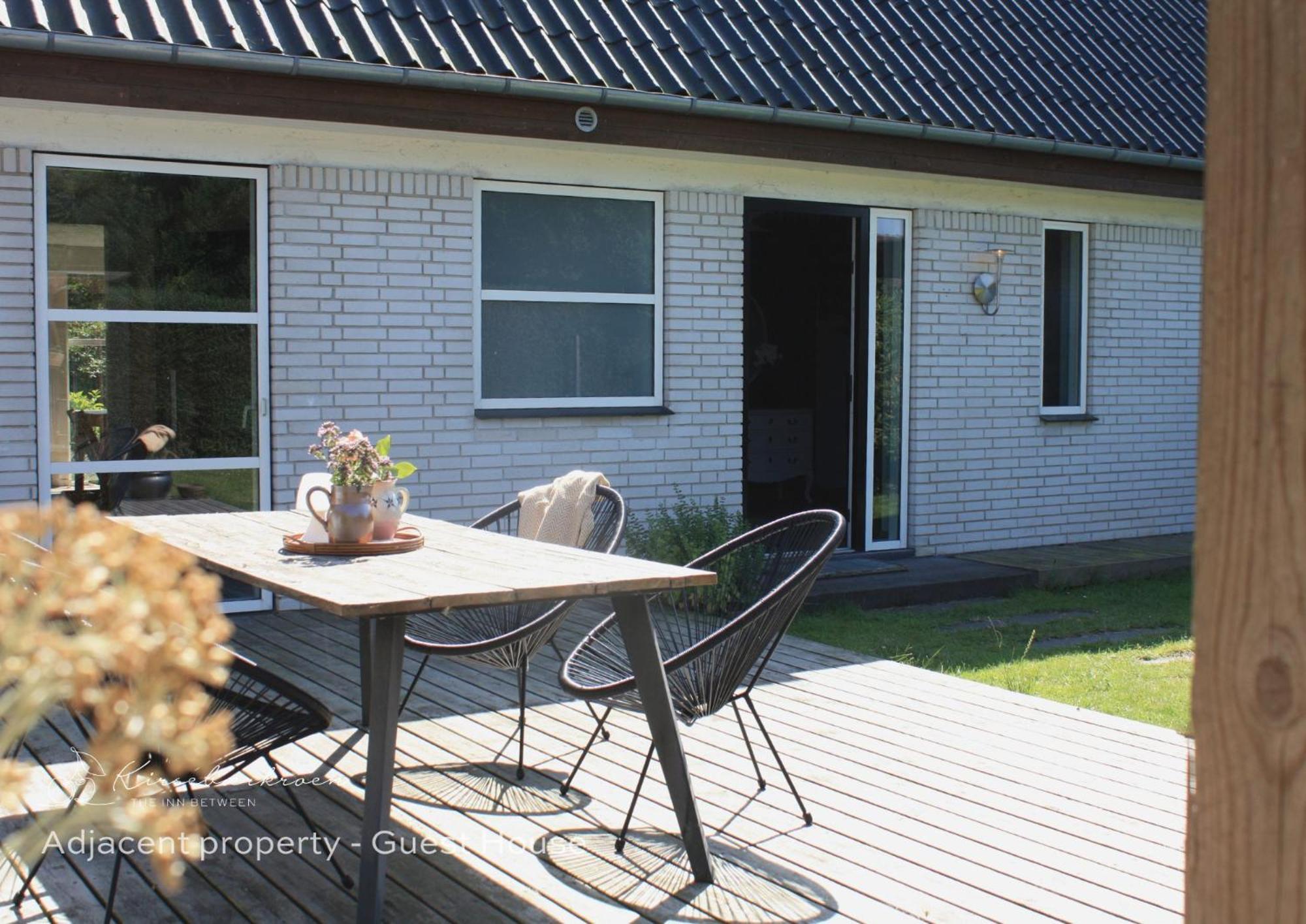 Kirsebaerkroen - The Inn Between Præstø Exteriör bild