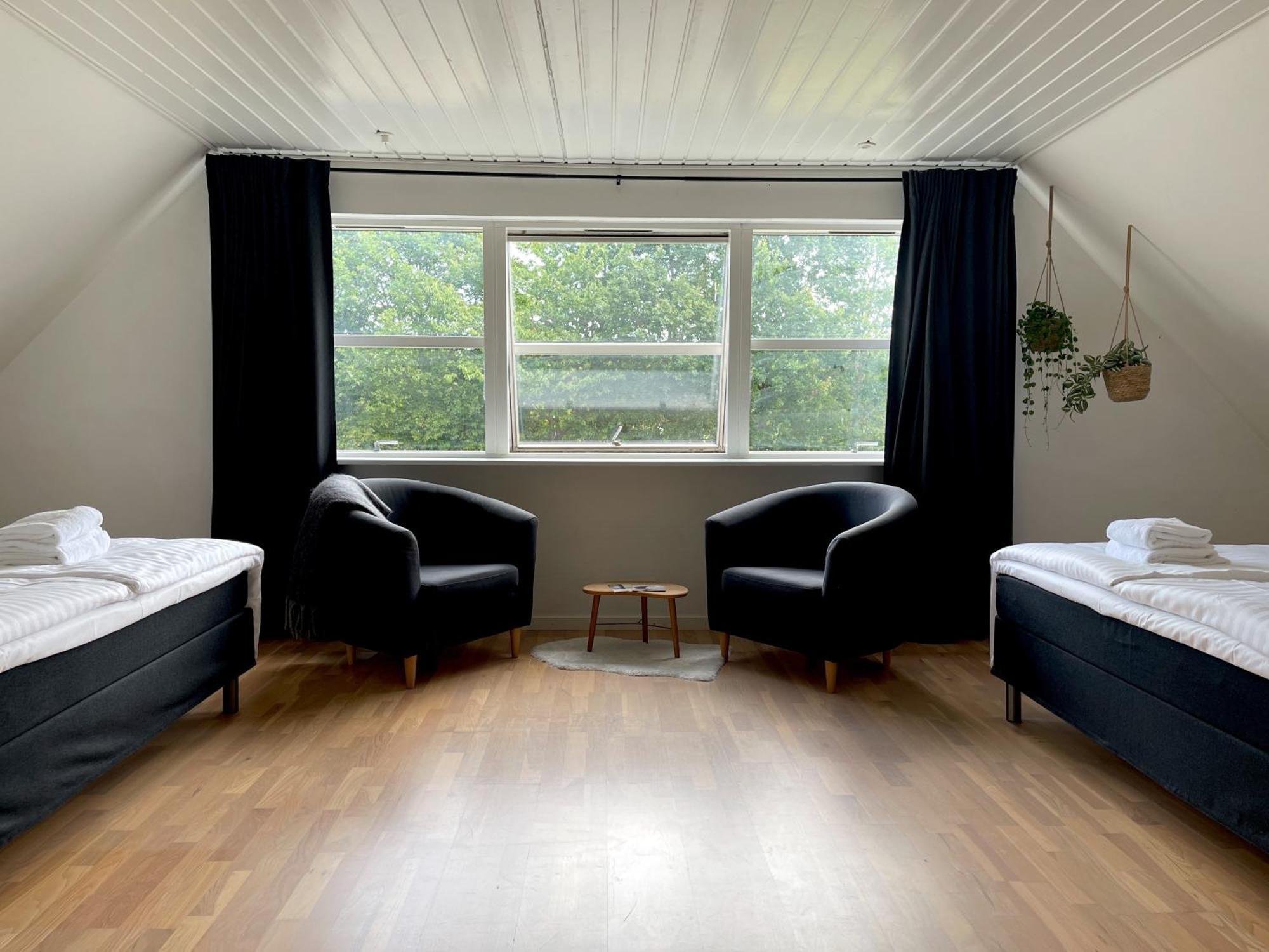 Kirsebaerkroen - The Inn Between Præstø Exteriör bild