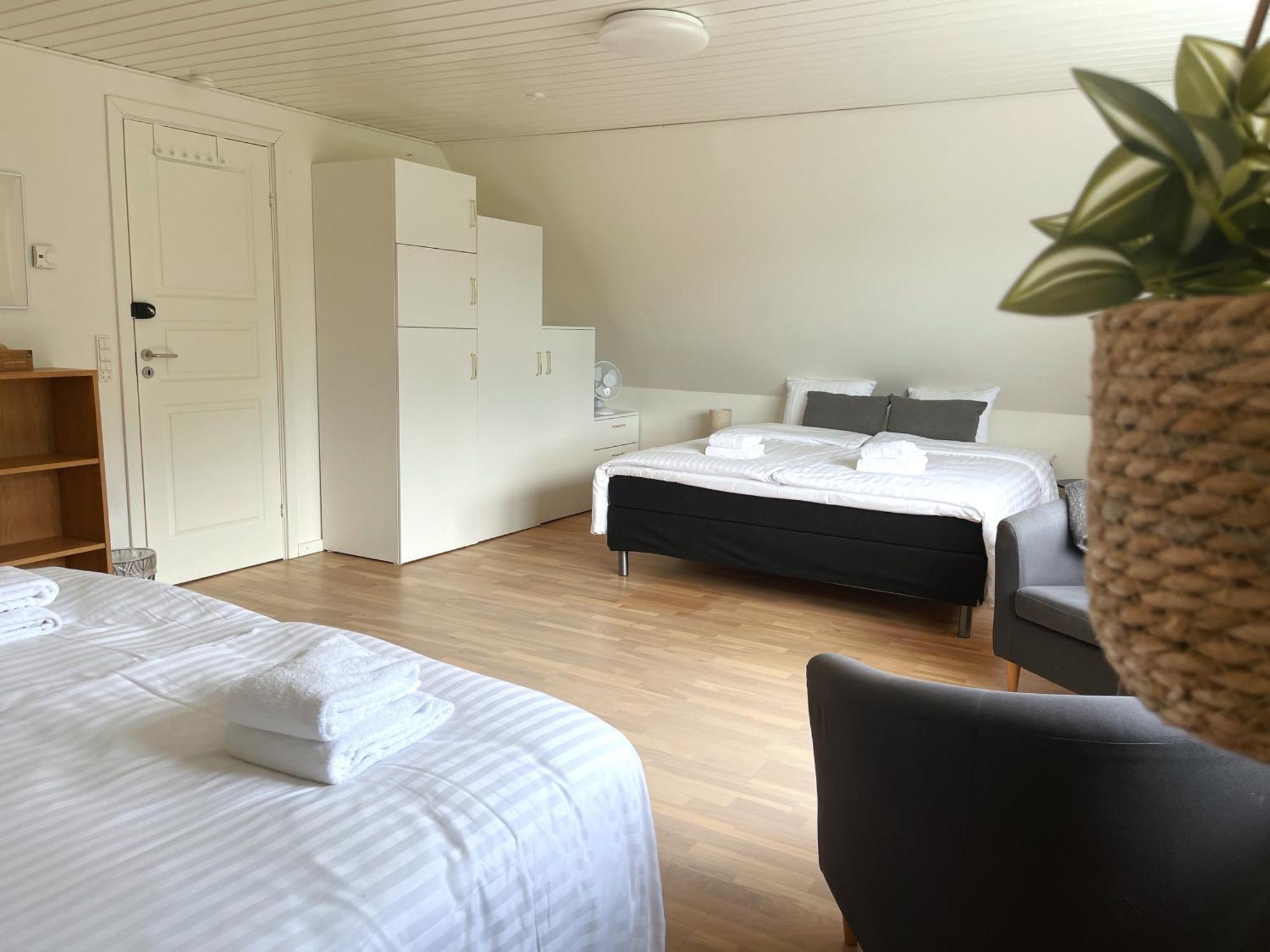 Kirsebaerkroen - The Inn Between Præstø Exteriör bild